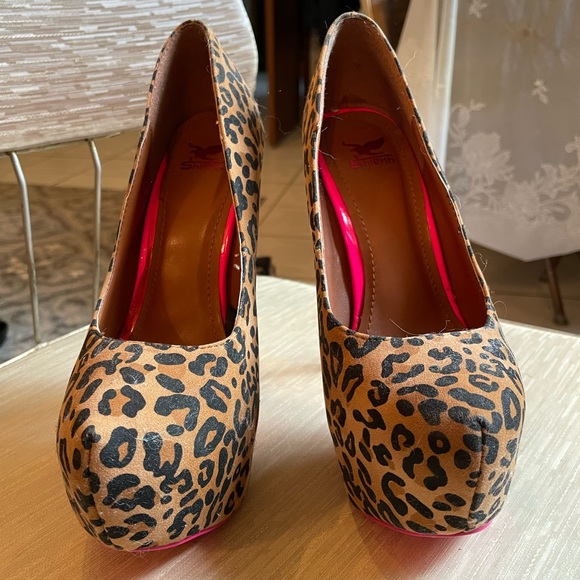 Sheikh shoes size 6 but fits closer to 5.5 - Picture 3 of 5